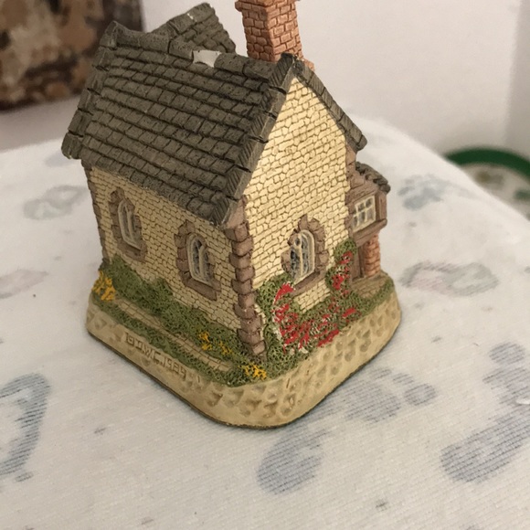 Guy Fawkes by David Winter Cottage - Picture 10 of 14